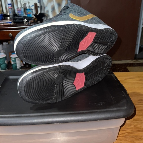 Nike SB Dunk `Walk Of Fame’ - Picture 9 of 10